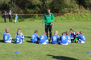 开云体育-球队教练组是否借助VAR数据辅助赛后战术修复，球员 教练