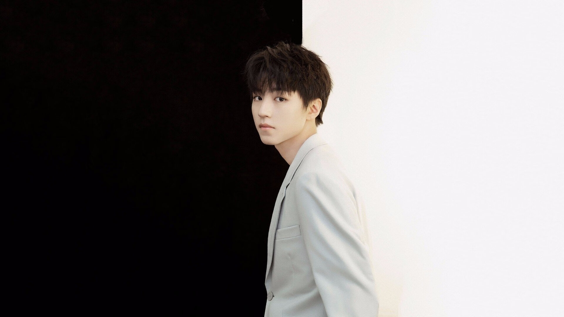 开云官方-职业联赛实行薪资透明化规范促进球队健康运营,职业球队的收入来源