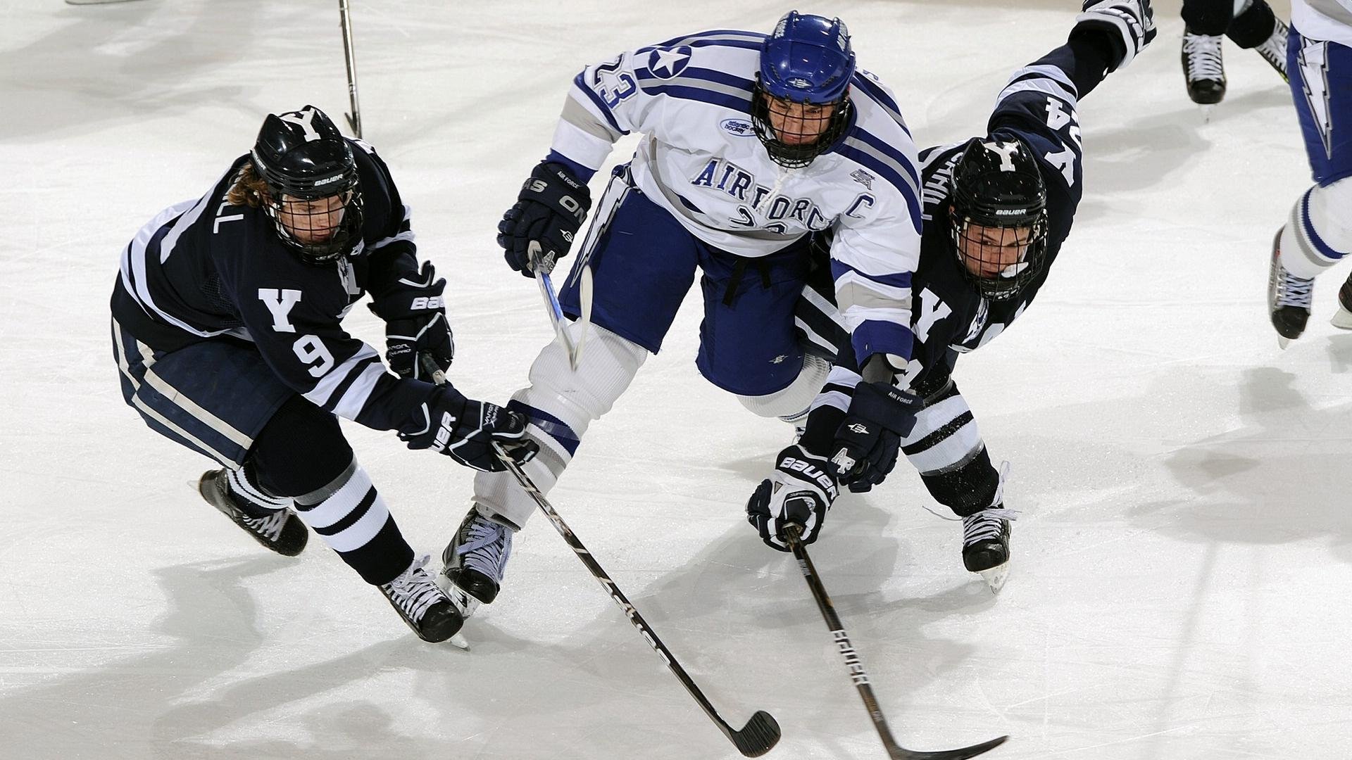 世界杯:墨西哥球迷传统“假摔大合唱”被裁判群体当作减压笑料